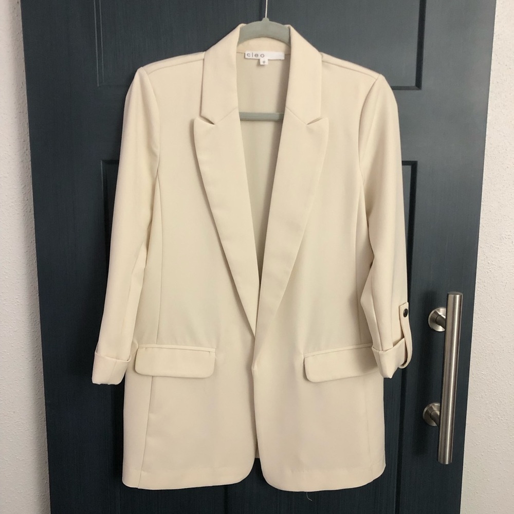 NWOT Ivory Open Blazer with Shoulder Pads